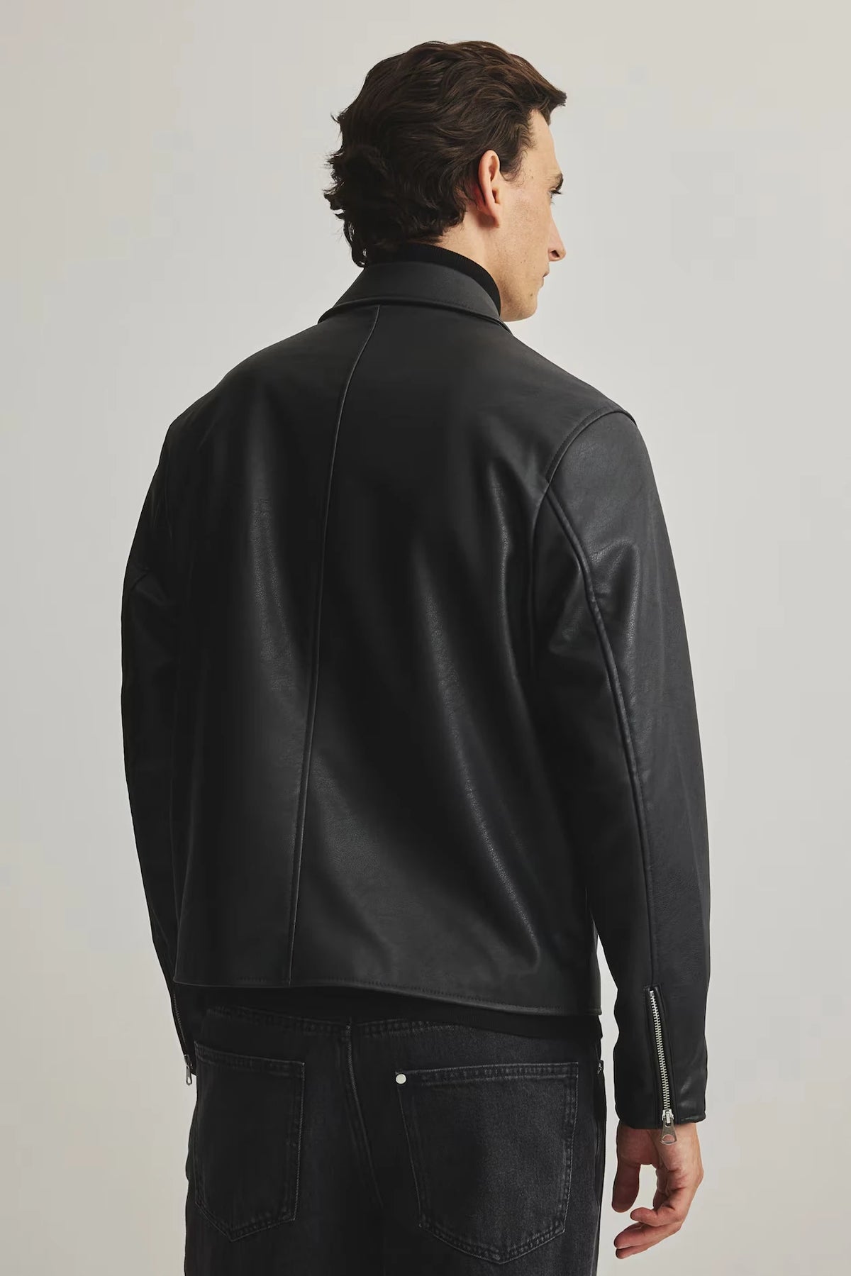 PREMIUM BLACK BOXY LEATHER JACKET - THE ULTIMATE STREETWEAR ESSENTIAL
